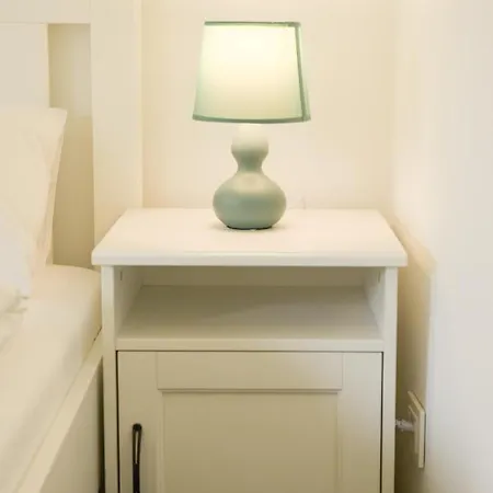 Old Town 3br Apartment- Explore & Relax
