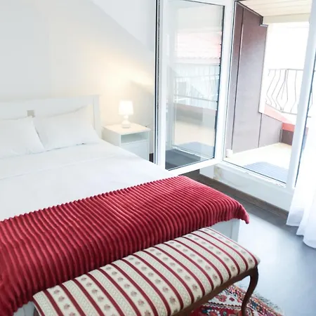 Old Town 3br Apartment- Explore & Relax Butas *